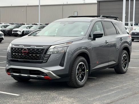 New 2026 Nissan Pathfinder SV image 8