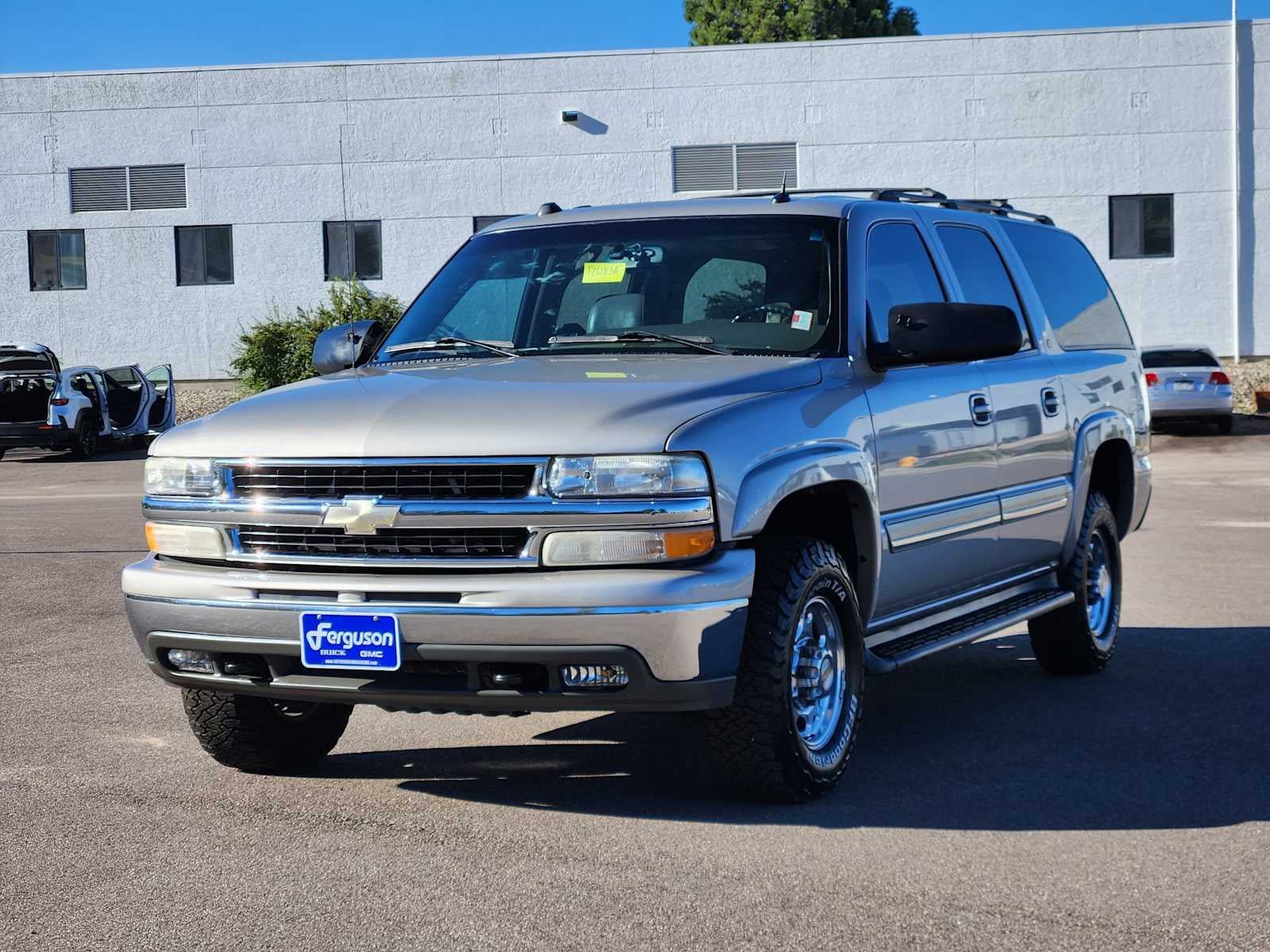 Used 2005 Chevrolet Suburban 2500 LT w/ Preferred Equipment Group AWD/4WD image 4