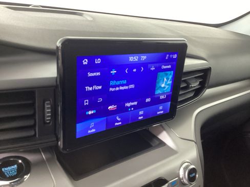 Used 2023 Ford Explorer XLT AWD/4WD image 29