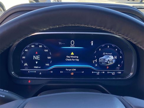 Used 2024 Chevrolet Tahoe Z71 w/ Luxury Package image 34