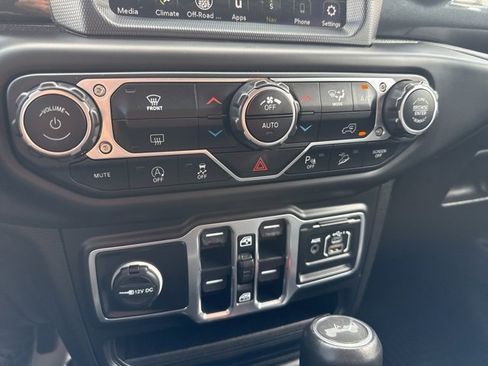 Certified 2020 Jeep Wrangler Unlimited Sahara image 19