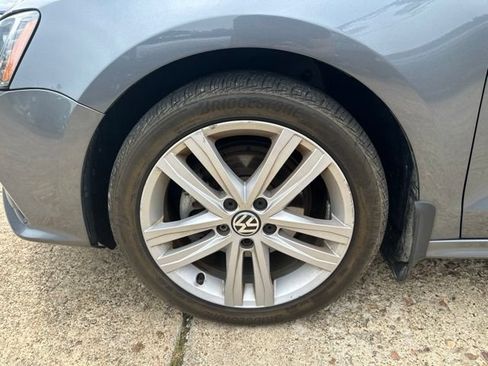 Used 2015 Volkswagen Jetta SEL FWD image 28