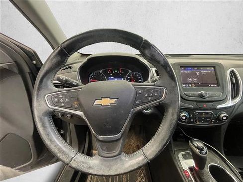 Used 2020 Chevrolet Equinox LT image 14