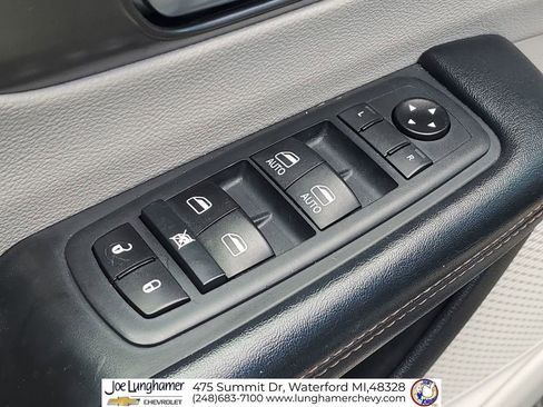 Used 2020 Chrysler Pacifica Touring-L FWD image 22