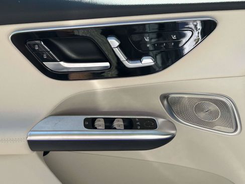 New 2027 Mercedes-Benz GLC 300 image 18