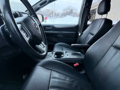 Used 2019 Dodge Grand Caravan GT image 6