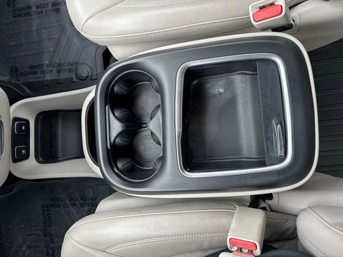 Used 2018 Chrysler Pacifica Touring-L Plus w/ Advanced Safetytec Group image 24