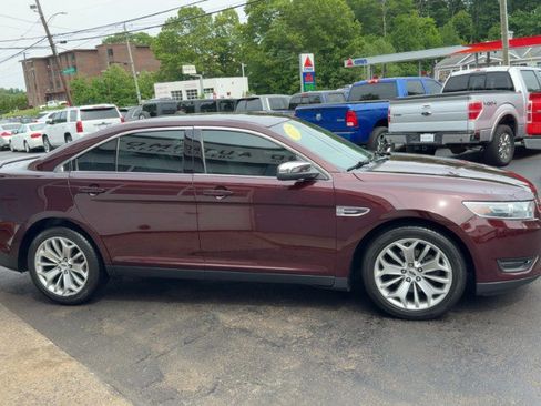 Used 2018 Ford Taurus Limited FWD image 5