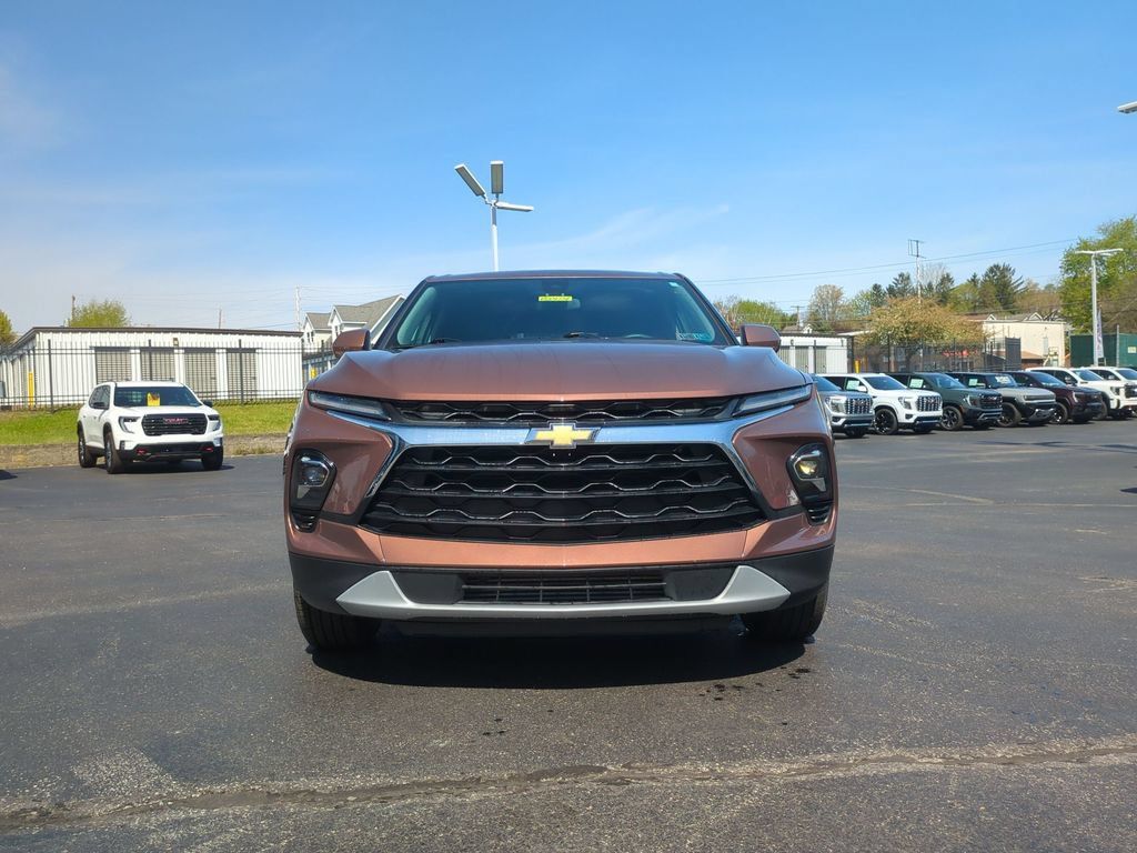 Certified 2023 Chevrolet Blazer LT w/ Driver Confidence Package AWD/4WD image 2
