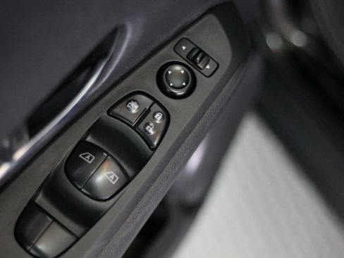 Used 2021 Nissan Kicks SV FWD image 41
