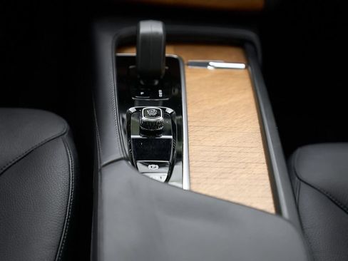 Certified 2023 Volvo XC90 B6 Plus w/ Protection Package AWD/4WD image 31