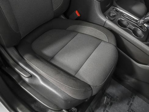 Used 2023 Chevrolet Traverse LT FWD image 49
