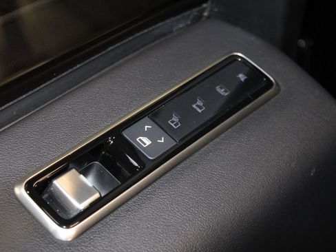 Used 2021 Land Rover Range Rover Westminster Edition image 38