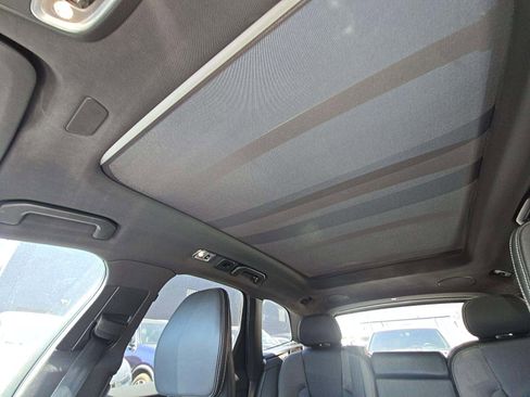 Used 2021 Volvo XC60 T6 R-Design AWD/4WD image 11