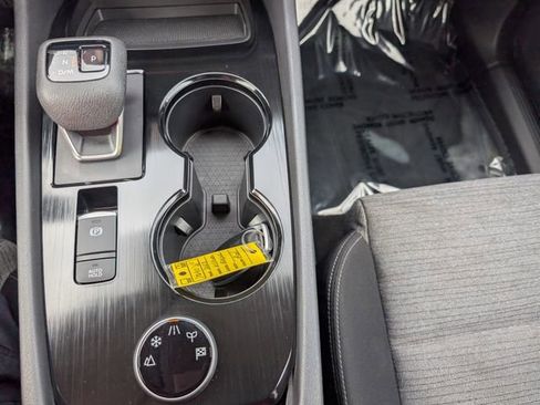 Used 2023 Nissan Rogue SV image 15