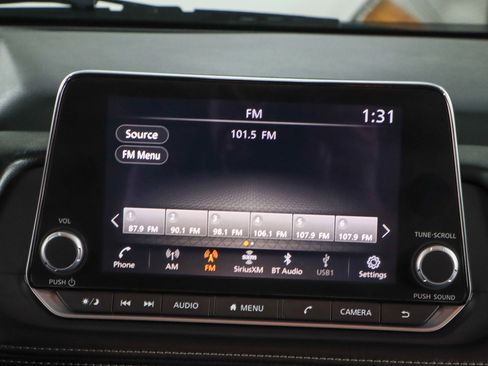 Used 2024 Nissan Rogue SV image 19