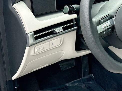 Certified 2026 Hyundai Tucson SE FWD image 10