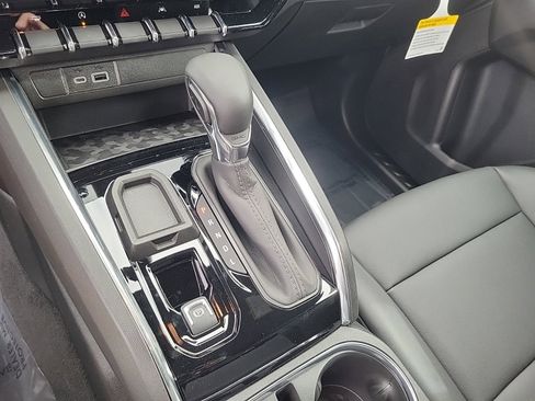 New 2026 GMC Canyon Elevation w/ Convenience Package image 16