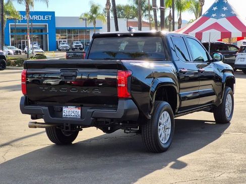 Used 2025 Toyota Tacoma SR image 5