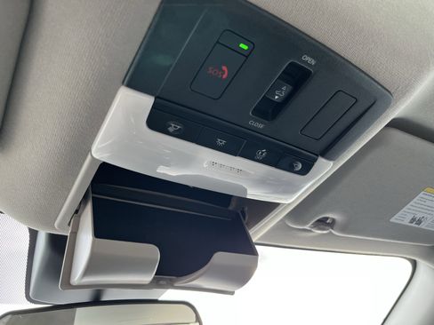 Used 2024 Nissan Sentra SR w/ SR Premium Package image 31