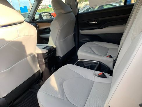 New 2026 Toyota Grand Highlander AWD image 13