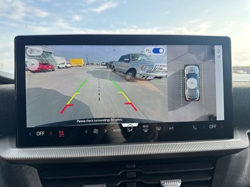 Certified 2025 Ford Explorer Platinum w/ LUX Leather Package image 11