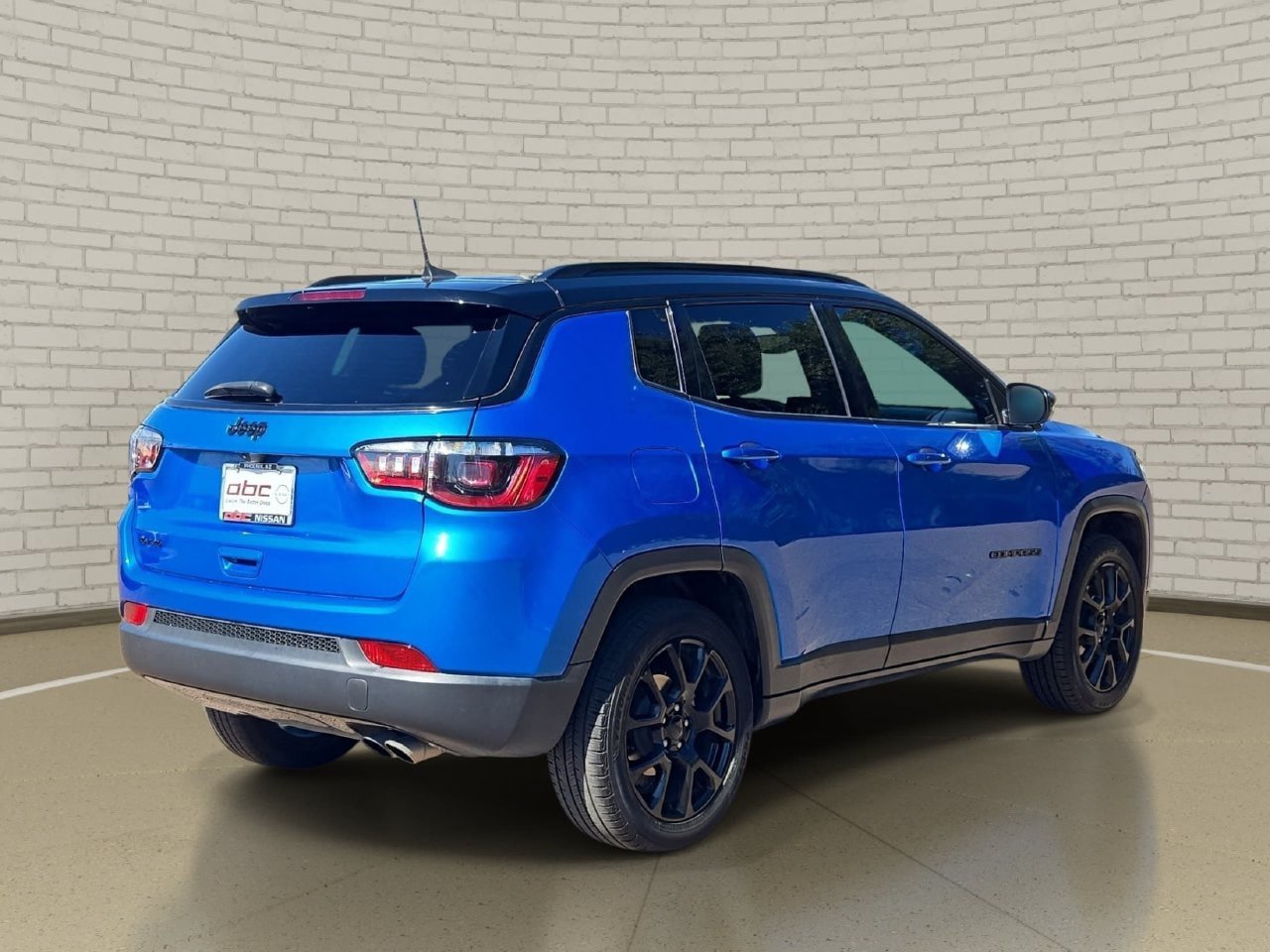 Used 2022 Jeep Compass Latitude w/ Convenience Group AWD/4WD image 5