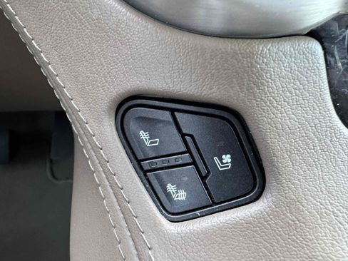 Used 2019 GMC Yukon SLT w/ Open Road Package image 26