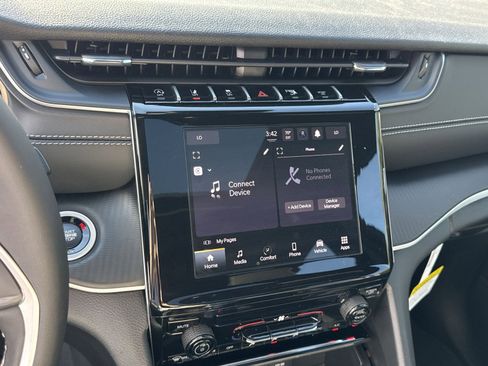 New 2025 Jeep Grand Cherokee Laredo X w/ Trailer Tow Package image 25