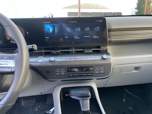 Used 2025 Hyundai Kona SEL image 18