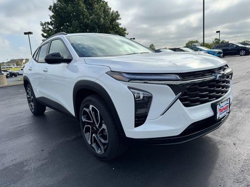 New 2025 Chevrolet Trax RS image 26