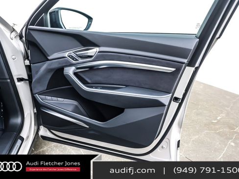 Used 2022 Audi e-tron Chronos w/ Chronos Package image 7