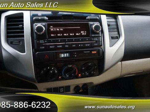 Used 2012 Toyota Tacoma PreRunner image 34