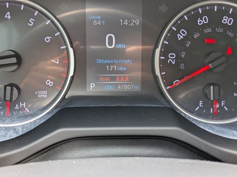 Used 2020 Toyota RAV4 LE FWD image 28