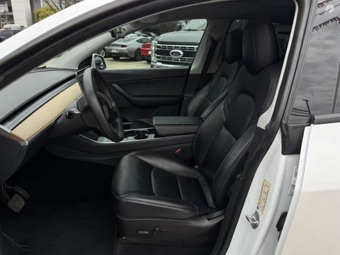 Used 2020 Tesla Model Y Long Range image 15