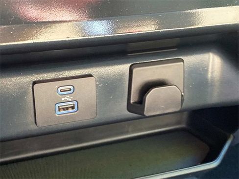 Used 2023 Ford F150 XLT image 25