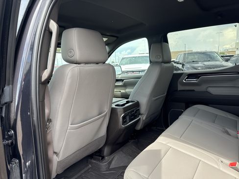 Used 2025 GMC Sierra 1500 SLT w/ SLT Premium Plus Package AWD/4WD image 8