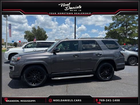 Used 2019 Toyota 4Runner Limited RWD image 1
