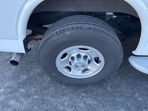 Used 2024 Chevrolet Express 2500 w/ Driver Convenience Package image 10