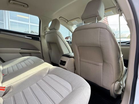 Used 2020 Ford Fusion SE image 33