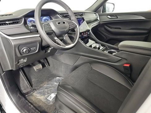 New 2025 Jeep Grand Cherokee 4WD image 9