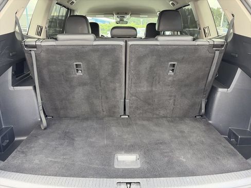 Certified 2025 Volkswagen Atlas SE FWD image 34