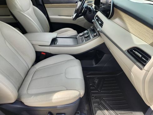 Used 2020 Hyundai Palisade SEL w/ Premium Package FWD image 16