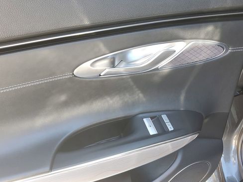 Used 2022 Genesis GV70 2.5T w/ Advanced Package image 17