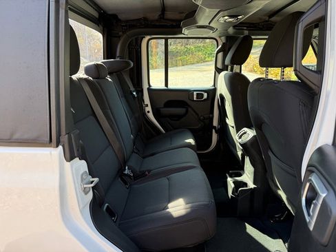 Used 2022 Jeep Gladiator Sport w/ Trailer Tow Package image 16