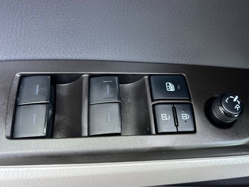 Used 2021 Toyota Camry LE image 11