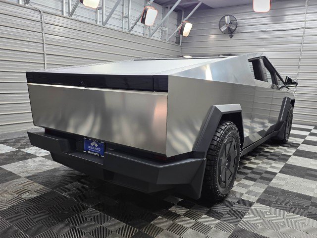 Used 2025 Tesla Cybertruck AWD Crew Cab image 4