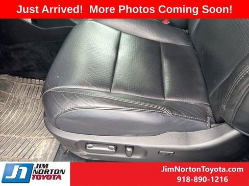 Used 2023 Toyota Tacoma Limited RWD image 10