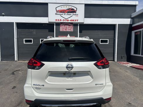 Used 2018 Nissan Rogue SV w/ Premium Package image 7