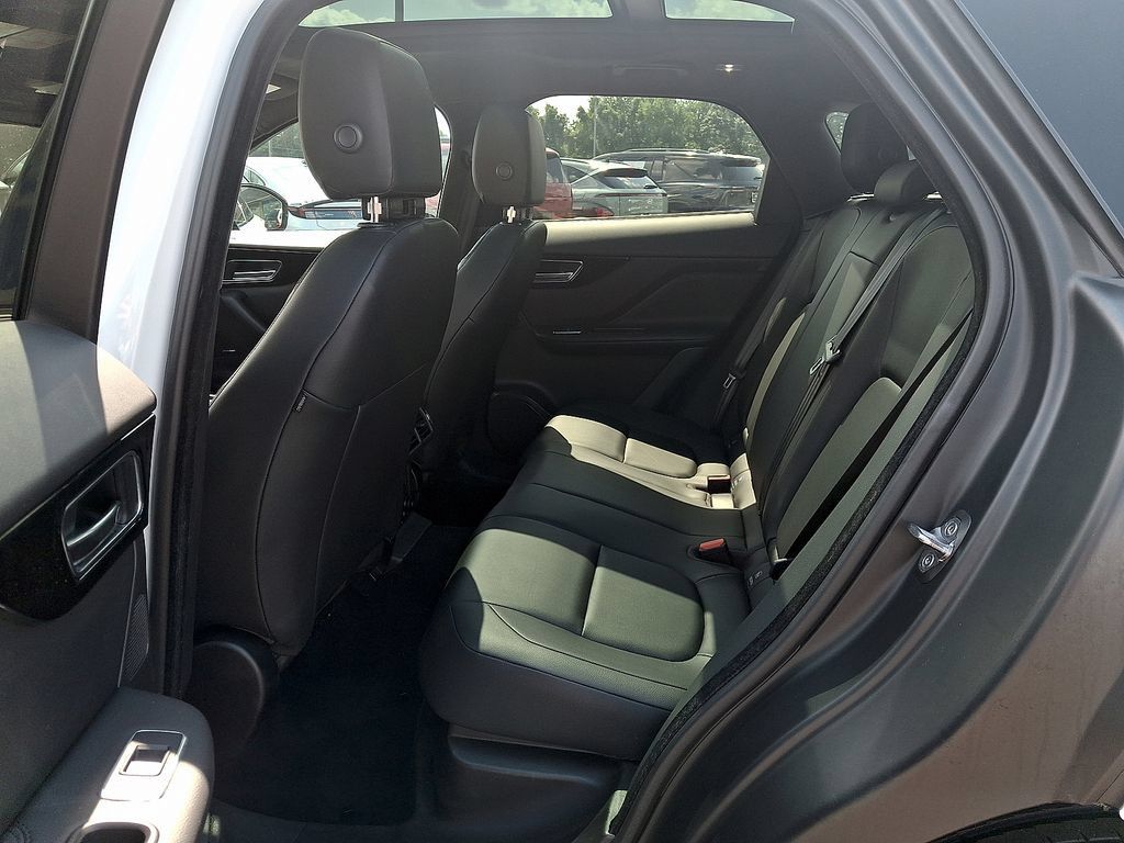 Used 2020 Jaguar F-PACE Premium AWD/4WD image 11